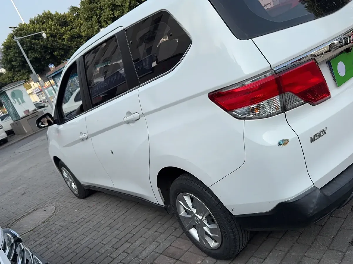 2017 Venucia M50V 1.5L 112HP L4 5MT,autocango,china used car exporter,china ev exporter,chinese used car exporter,chinese used ev exporter