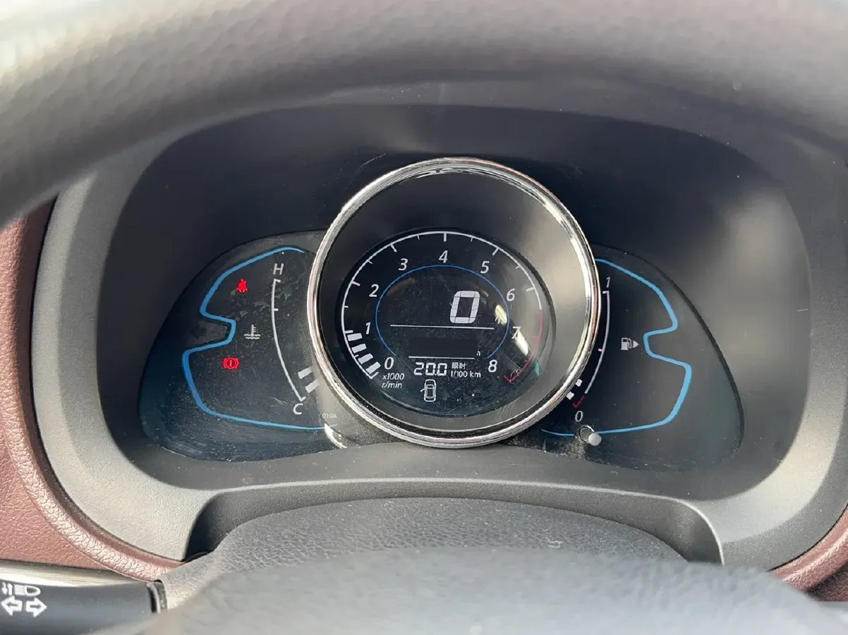 2017 Venucia M50V 1.5L 112HP L4 5MT,autocango,china used car exporter,china ev exporter,chinese used car exporter,chinese used ev exporter