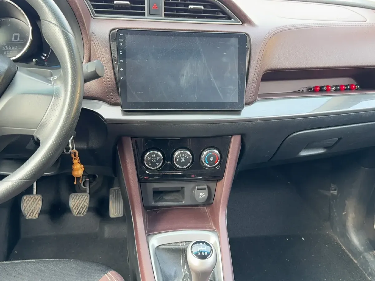 2017 Venucia M50V 1.5L 112HP L4 5MT,autocango,china used car exporter,china ev exporter,chinese used car exporter,chinese used ev exporter