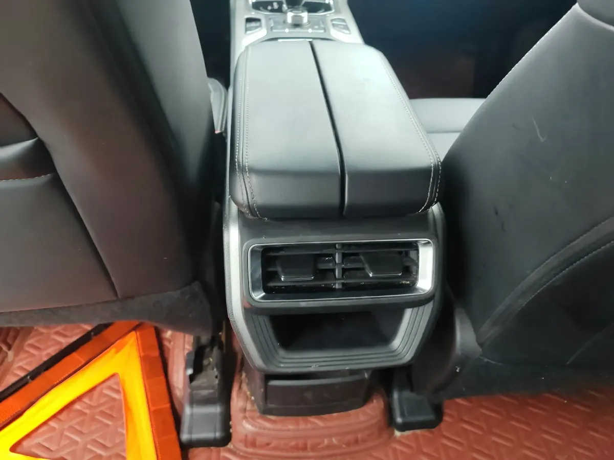 2020 Geely Okavango 1.8T 184HP L4 7DCT,autocango,china used car exporter,china ev exporter,chinese used car exporter,chinese used ev exporter