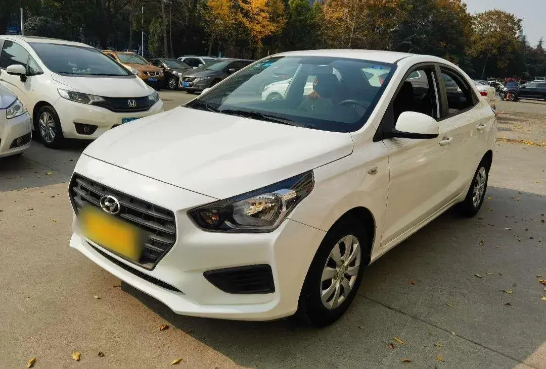2017 Hyundai Reina 1.4L 95HP L4 5MT