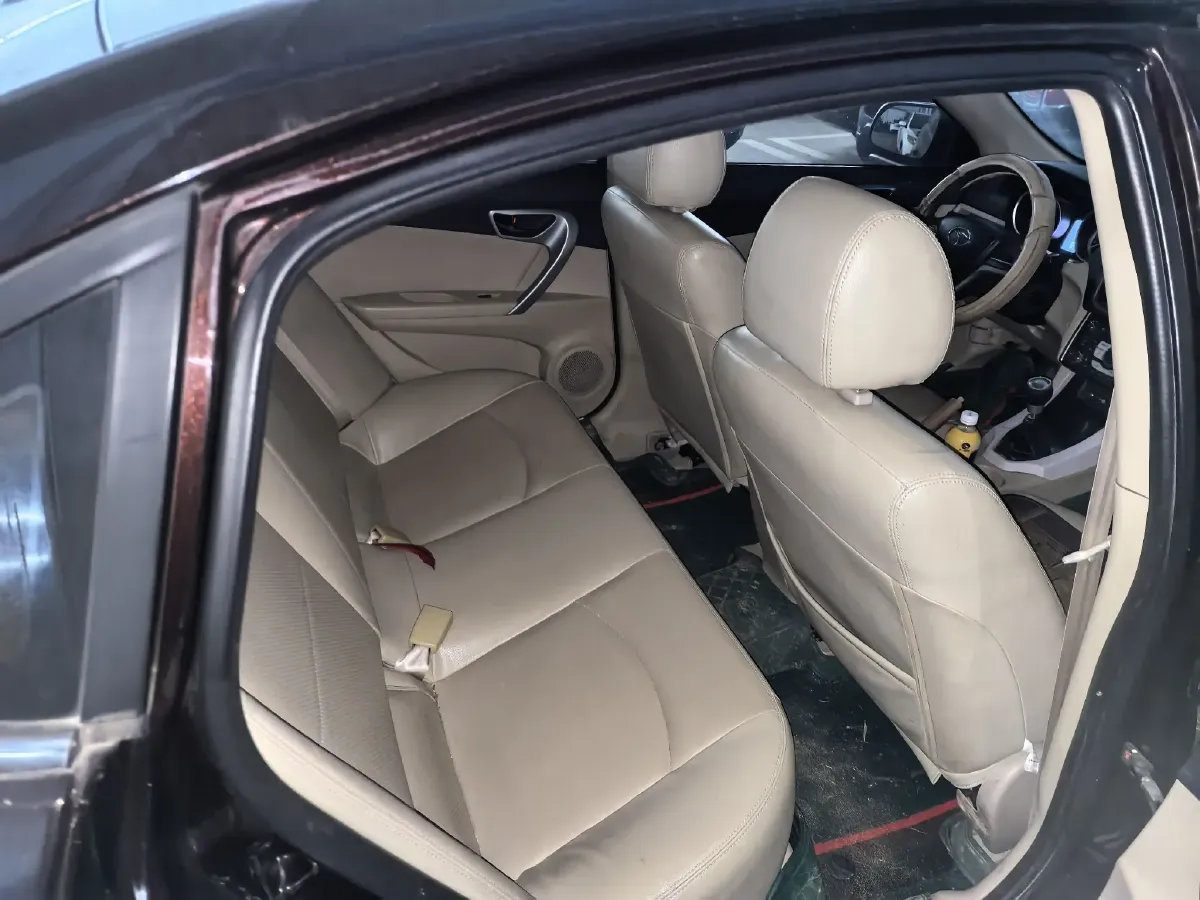 2012 Soueast V5 1.5L 120HP L4 5MT,autocango,china used car exporter,china ev exporter,chinese used car exporter,chinese used ev exporter