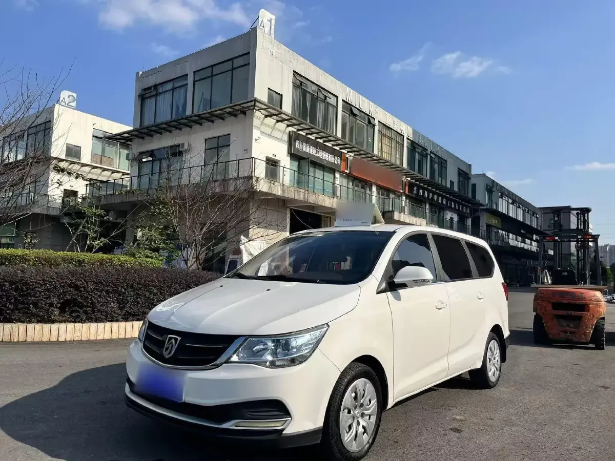 2016 BaoJun 730 1.5L 112HP L4 5MT