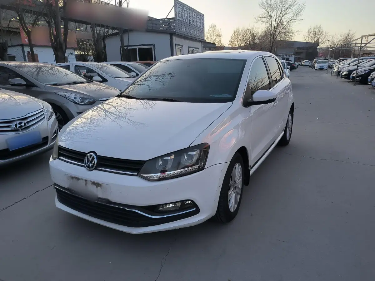 2016 Volkswagen Polo 1.6L 110HP L4 5MT