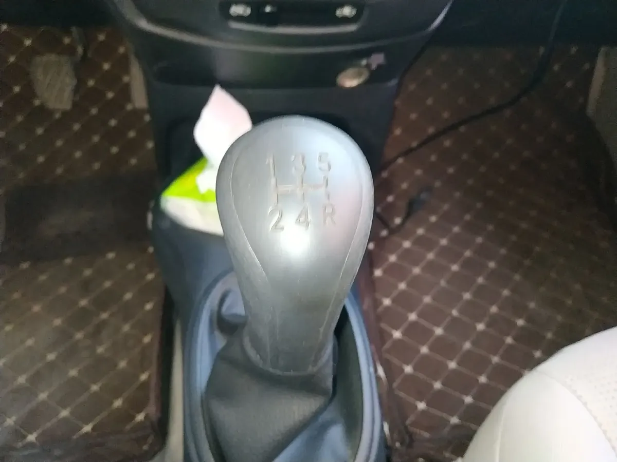 2014 Venucia R30 1.2L 73HP L3 5MT,autocango,china used car exporter,china ev exporter,chinese used car exporter,chinese used ev exporter