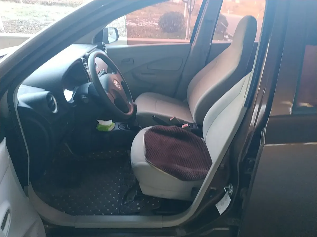 2014 Venucia R30 1.2L 73HP L3 5MT,autocango,china used car exporter,china ev exporter,chinese used car exporter,chinese used ev exporter