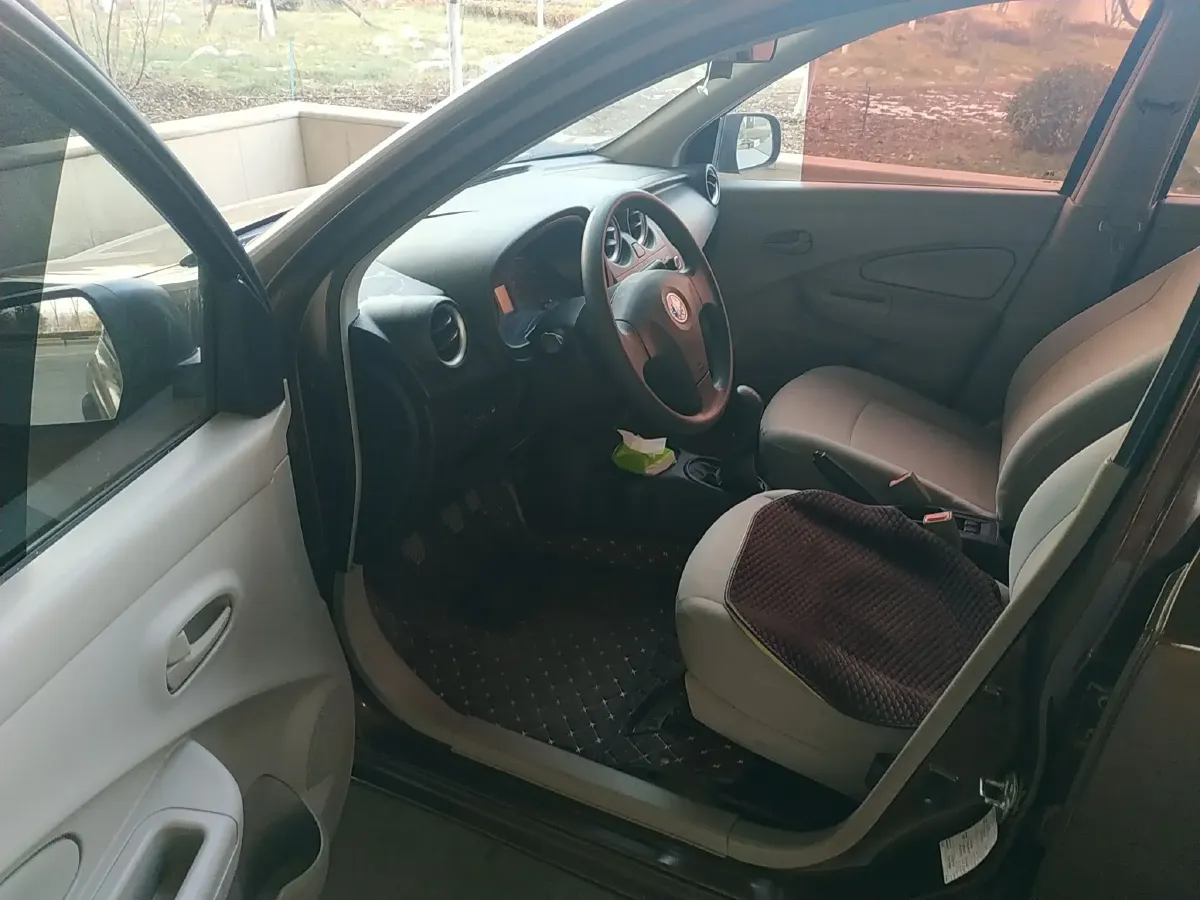 2014 Venucia R30 1.2L 73HP L3 5MT,autocango,china used car exporter,china ev exporter,chinese used car exporter,chinese used ev exporter