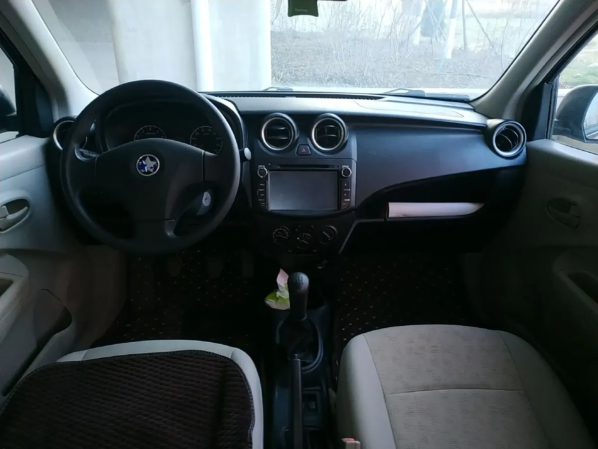 2014 Venucia R30 1.2L 73HP L3 5MT,autocango,china used car exporter,china ev exporter,chinese used car exporter,chinese used ev exporter