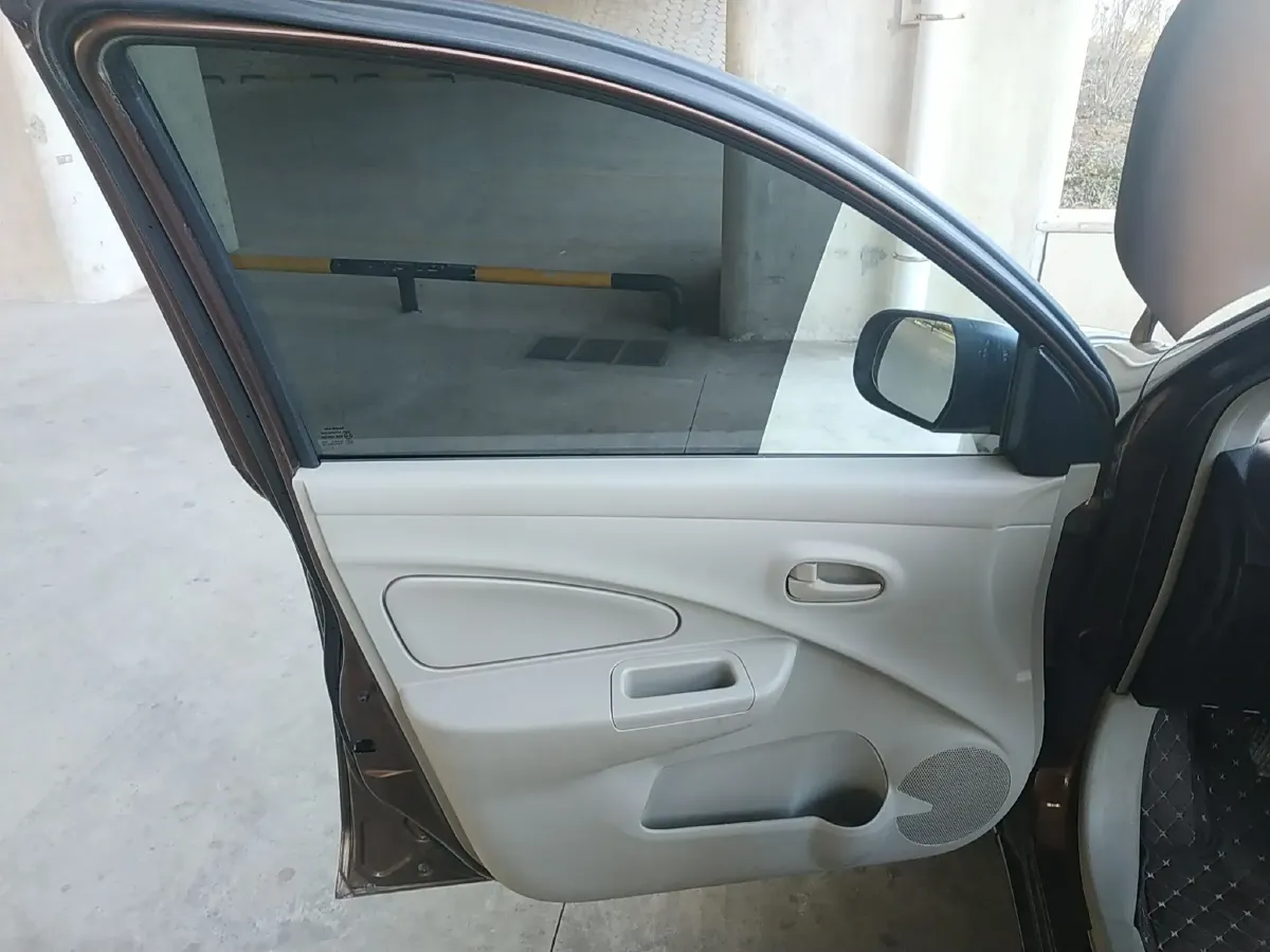 2014 Venucia R30 1.2L 73HP L3 5MT,autocango,china used car exporter,china ev exporter,chinese used car exporter,chinese used ev exporter