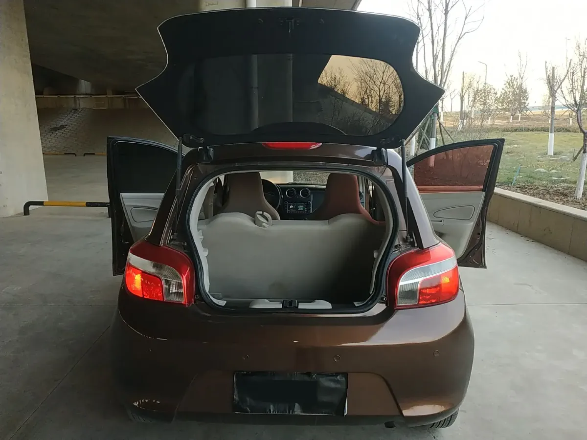 2014 Venucia R30 1.2L 73HP L3 5MT,autocango,china used car exporter,china ev exporter,chinese used car exporter,chinese used ev exporter