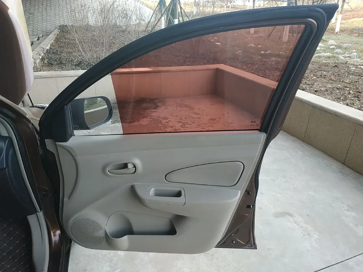 2014 Venucia R30 1.2L 73HP L3 5MT,autocango,china used car exporter,china ev exporter,chinese used car exporter,chinese used ev exporter