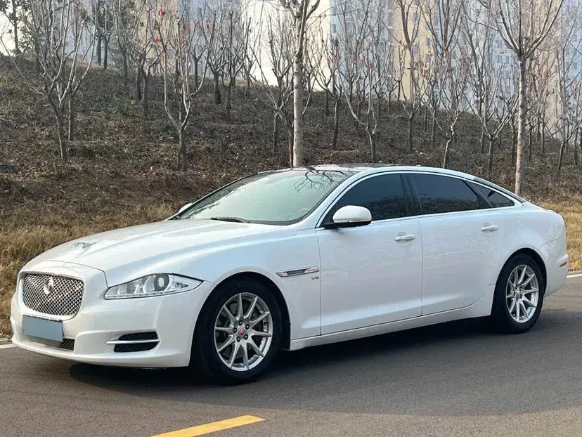 2015 Jaguar XJ 3.0T 340HP V6 8AT