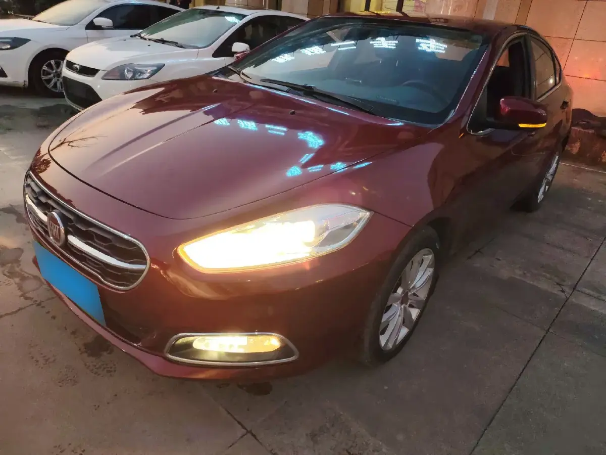 2015 Fiat Viaggio 1.4T 150HP L4 7DCT