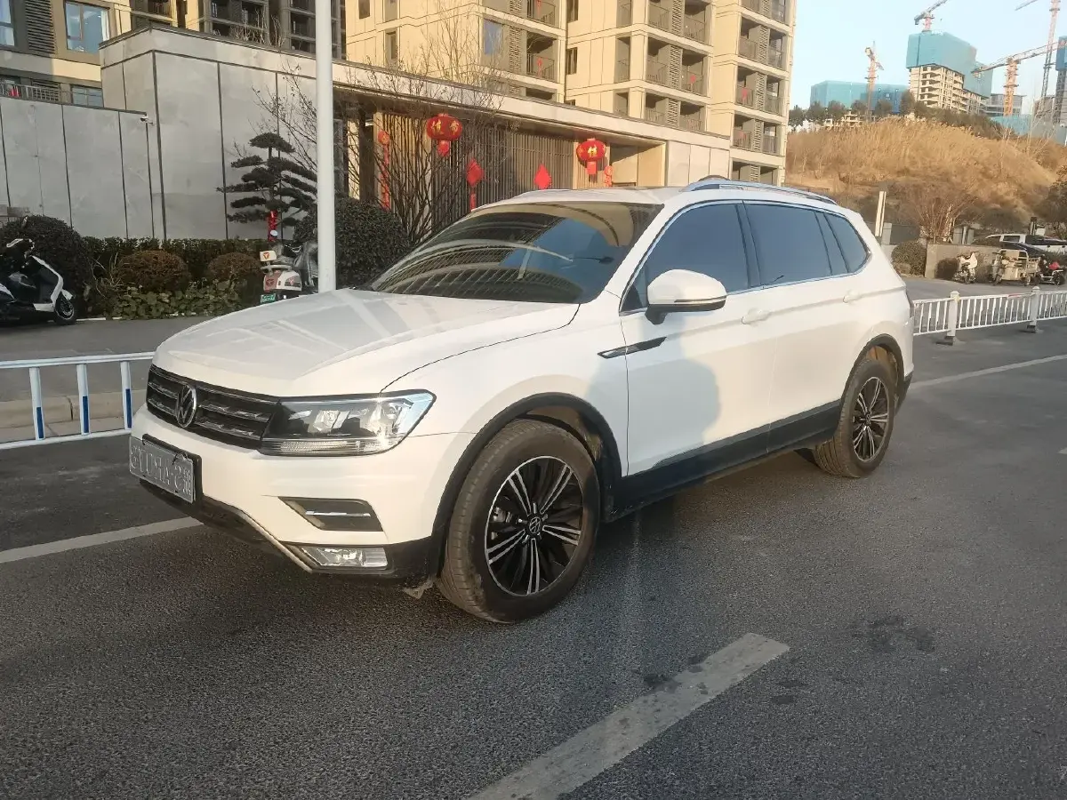 2021 Volkswagen Tiguan L 2.0T 186HP L4 7DCT