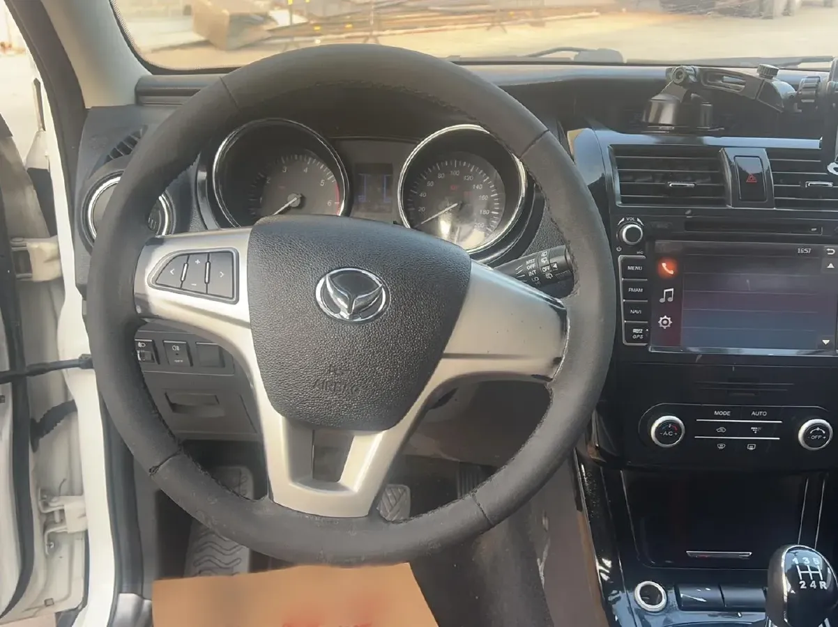 2015 BAIC Hyosow S3 1.8L 140HP L4 5MT,autocango,china used car exporter,china ev exporter,chinese used car exporter,chinese used ev exporter