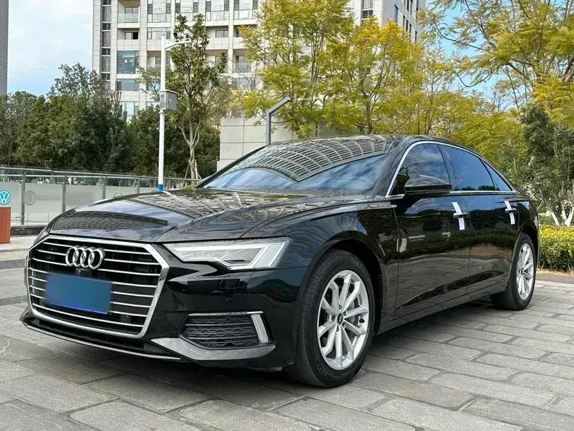 2022 Audi A6L 2.0T 190HP L4 7DCT