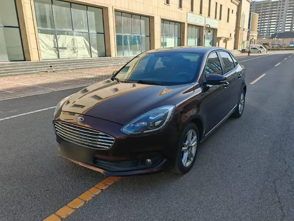 2019 Ford Escort 1.5L 122HP L3 6AT