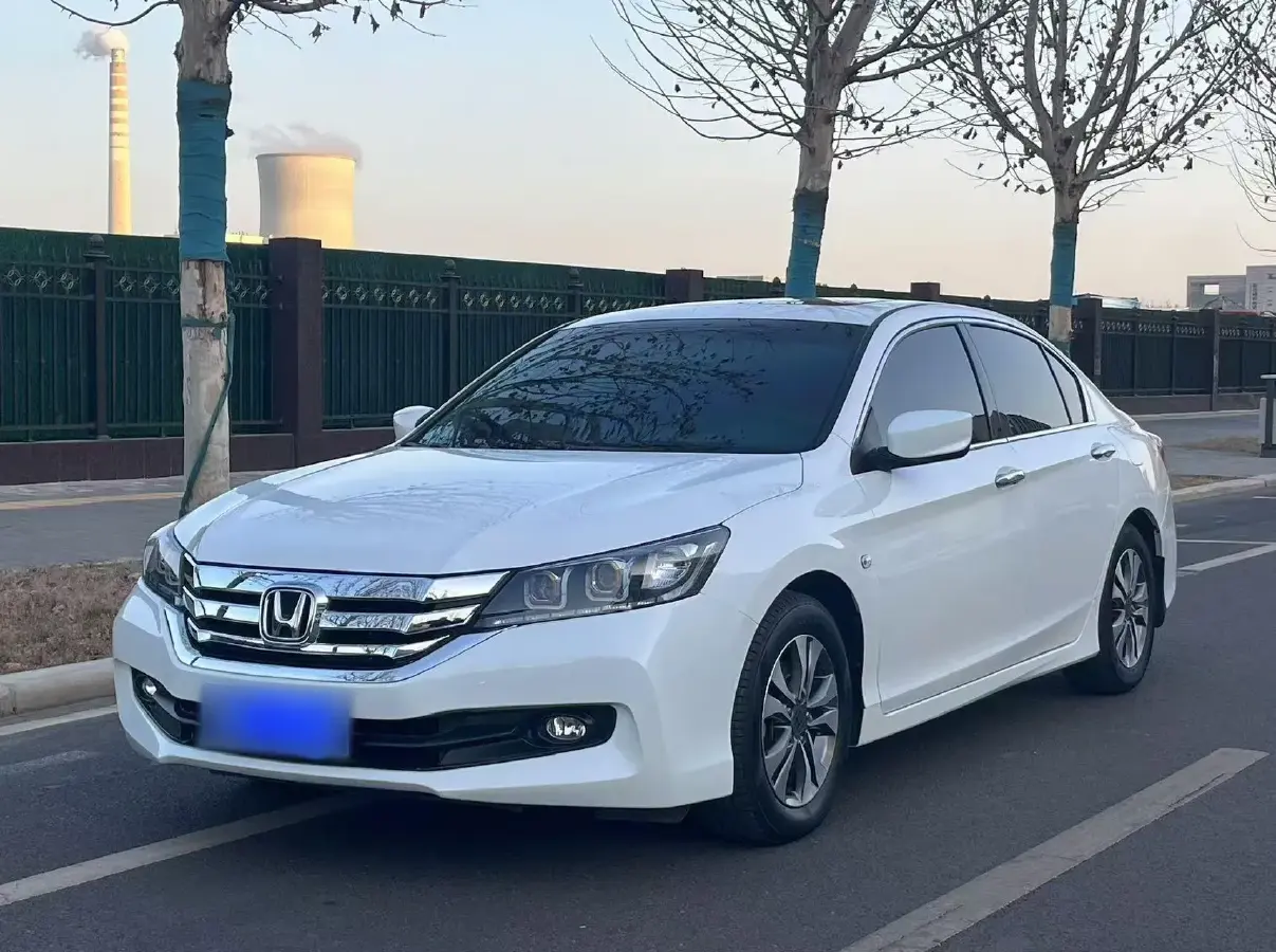 2015 Honda Accord 2.0L 155HP L4 CVT