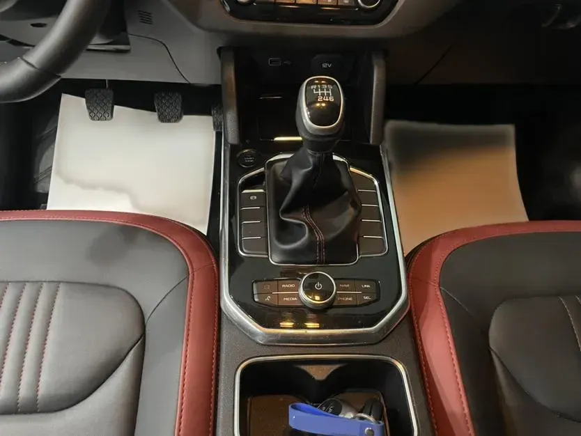 2021 Bestune T33 1.2T 143HP L4 6MT,autocango,china used car exporter,china ev exporter,chinese used car exporter,chinese used ev exporter