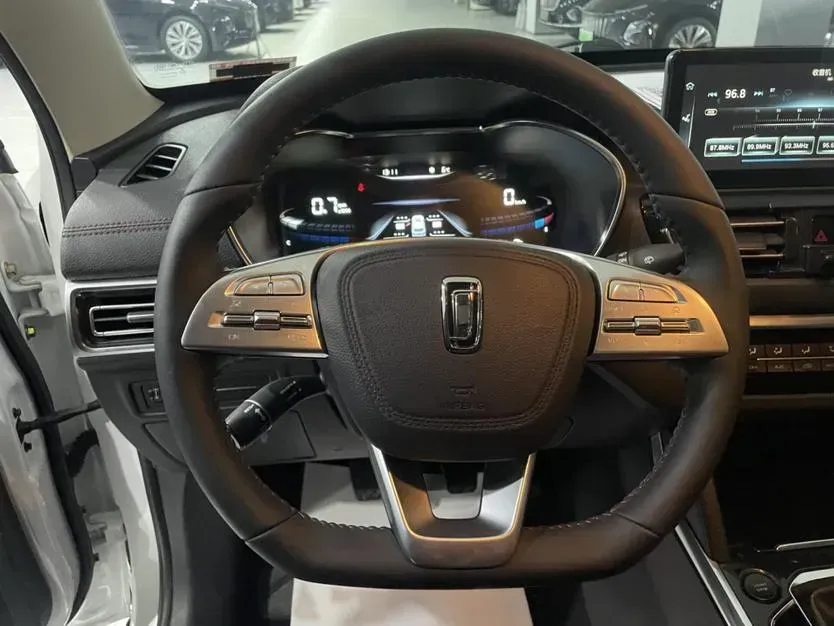 2021 Bestune T33 1.2T 143HP L4 6MT,autocango,china used car exporter,china ev exporter,chinese used car exporter,chinese used ev exporter