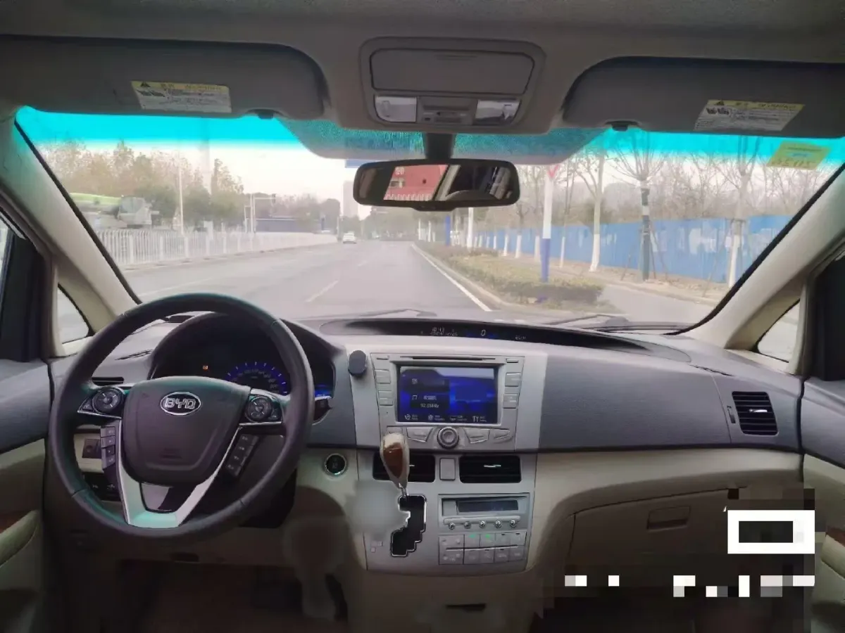 2015 BYD M6 2.4L 167HP L4 6DCT,autocango,china used car exporter,china ev exporter,chinese used car exporter,chinese used ev exporter