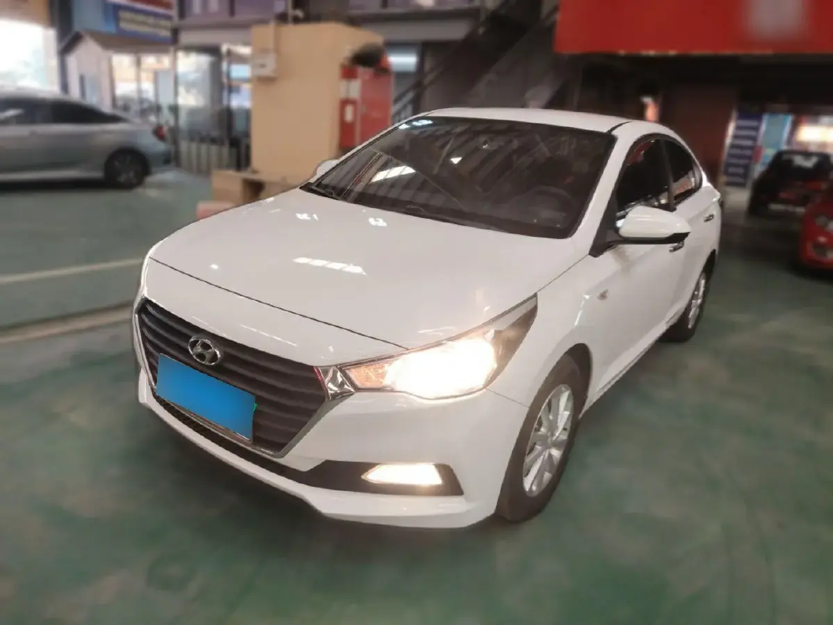 2016 Hyundai Verna 1.4L 100HP L4 6AT