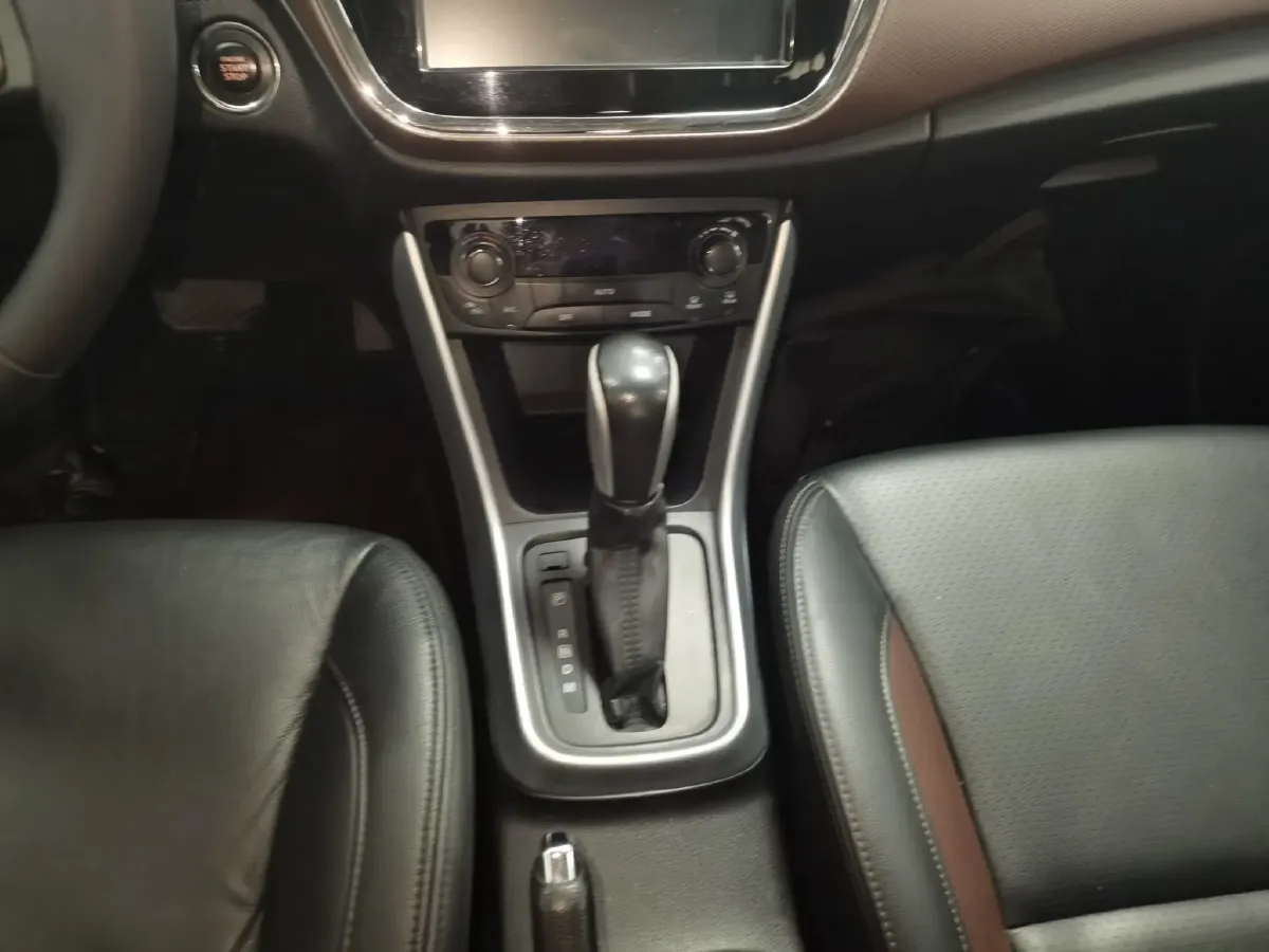 2017 Suzuki SX4 S-Cross 1.4T 140HP L4 6AT,autocango,china used car exporter,china ev exporter,chinese used car exporter,chinese used ev exporter