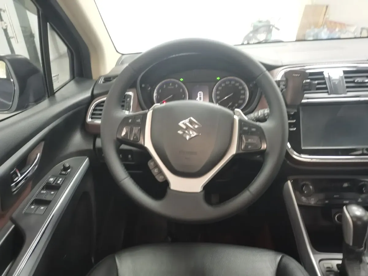 2017 Suzuki SX4 S-Cross 1.4T 140HP L4 6AT,autocango,china used car exporter,china ev exporter,chinese used car exporter,chinese used ev exporter