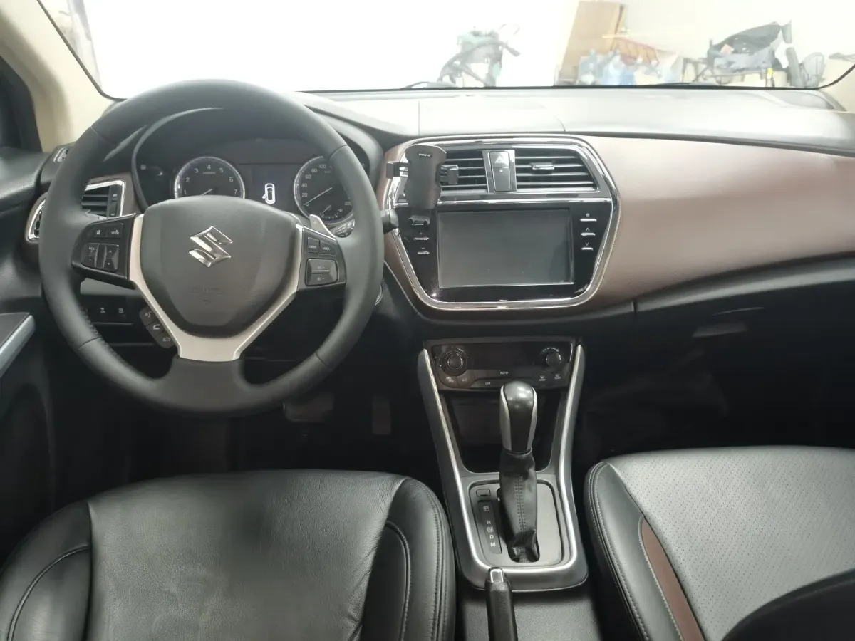 2017 Suzuki SX4 S-Cross 1.4T 140HP L4 6AT,autocango,china used car exporter,china ev exporter,chinese used car exporter,chinese used ev exporter