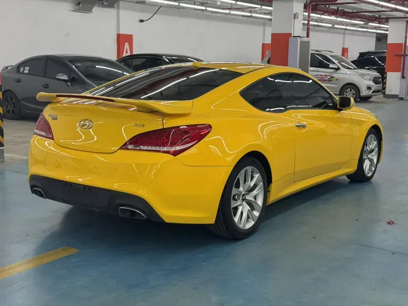 2012 Hyundai Rohens-Coupe 2.0T 260HP L4 8AT,autocango,china used car exporter,china ev exporter,chinese used car exporter,chinese used ev exporter