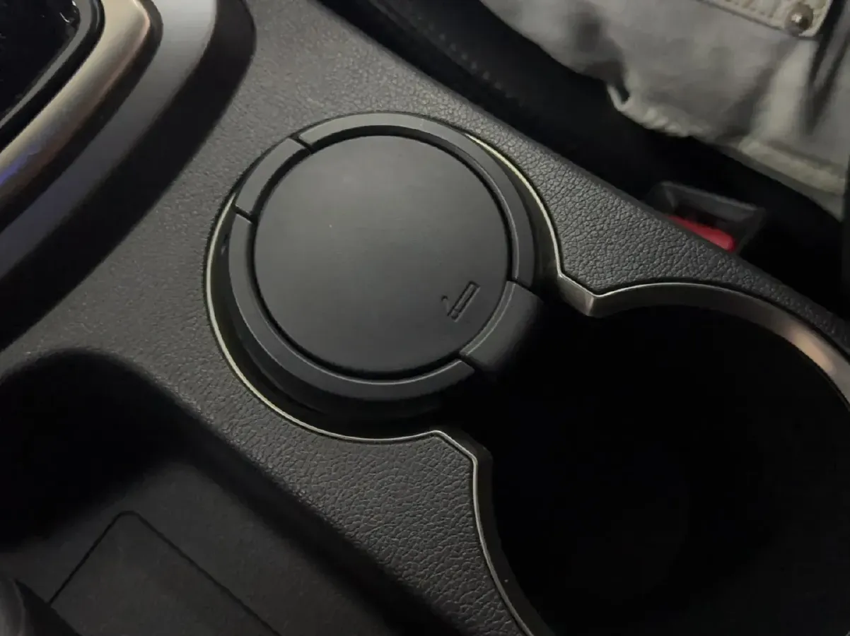 2012 Hyundai Rohens-Coupe 2.0T 260HP L4 8AT,autocango,china used car exporter,china ev exporter,chinese used car exporter,chinese used ev exporter