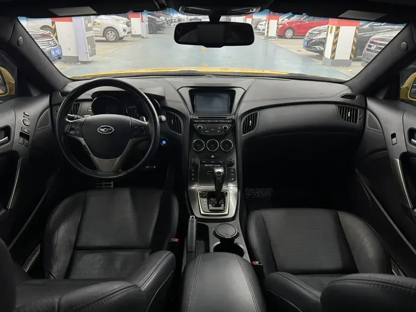 2012 Hyundai Rohens-Coupe 2.0T 260HP L4 8AT,autocango,china used car exporter,china ev exporter,chinese used car exporter,chinese used ev exporter