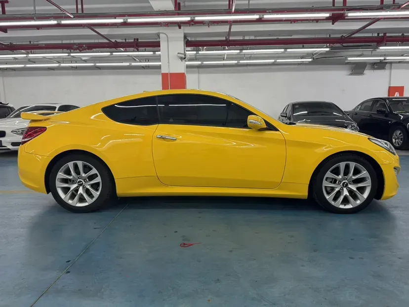 2012 Hyundai Rohens-Coupe 2.0T 260HP L4 8AT,autocango,china used car exporter,china ev exporter,chinese used car exporter,chinese used ev exporter