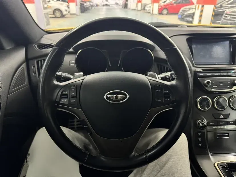 2012 Hyundai Rohens-Coupe 2.0T 260HP L4 8AT,autocango,china used car exporter,china ev exporter,chinese used car exporter,chinese used ev exporter