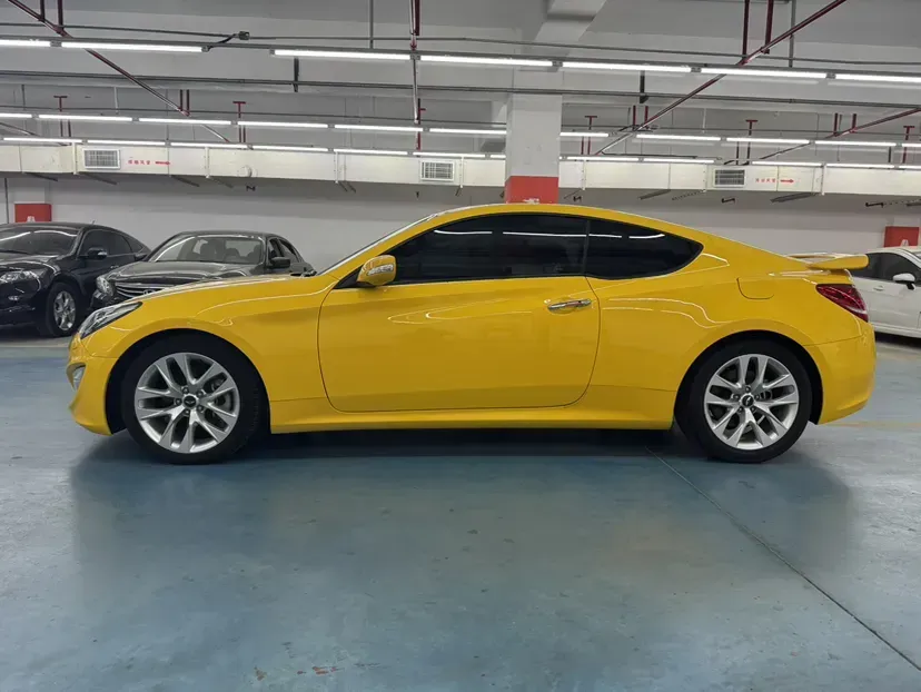 2012 Hyundai Rohens-Coupe 2.0T 260HP L4 8AT,autocango,china used car exporter,china ev exporter,chinese used car exporter,chinese used ev exporter