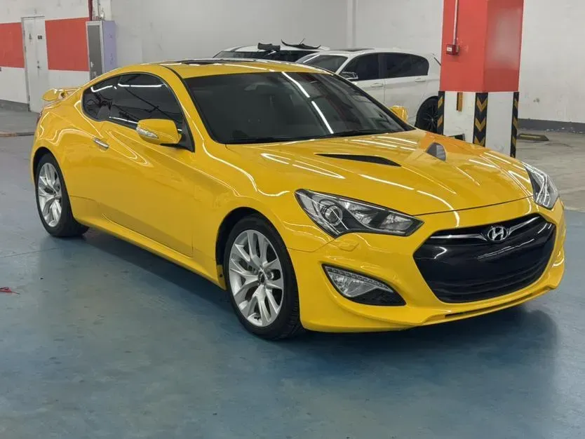2012 Hyundai Rohens-Coupe 2.0T 260HP L4 8AT,autocango,china used car exporter,china ev exporter,chinese used car exporter,chinese used ev exporter
