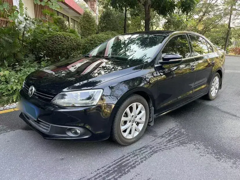 2012 Volkswagen Sagitar 1.4T 131HP L4 7DCT