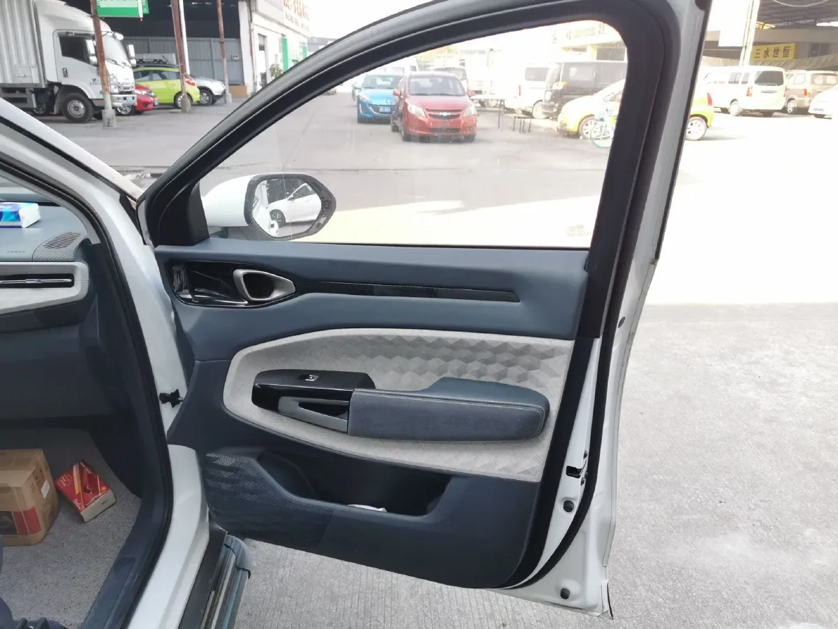 2019 BaoJun RM-5 1.5T 147HP L4 CVT,autocango,china used car exporter,china ev exporter,chinese used car exporter,chinese used ev exporter