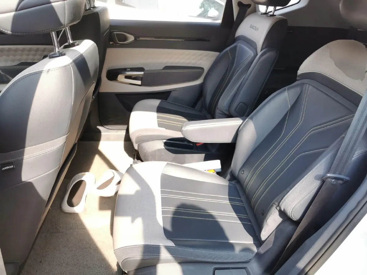 2019 BaoJun RM-5 1.5T 147HP L4 CVT,autocango,china used car exporter,china ev exporter,chinese used car exporter,chinese used ev exporter