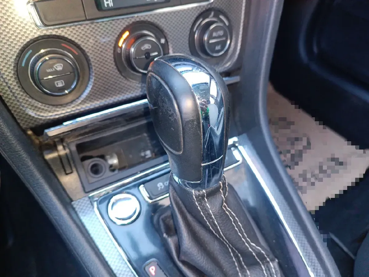 2014 Volkswagen Cross Lavida 1.6L 110HP L4 6AT,autocango,china used car exporter,china ev exporter,chinese used car exporter,chinese used ev exporter