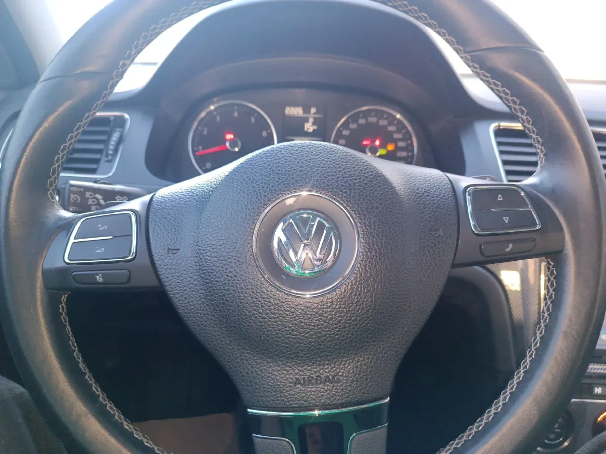 2014 Volkswagen Cross Lavida 1.6L 110HP L4 6AT,autocango,china used car exporter,china ev exporter,chinese used car exporter,chinese used ev exporter