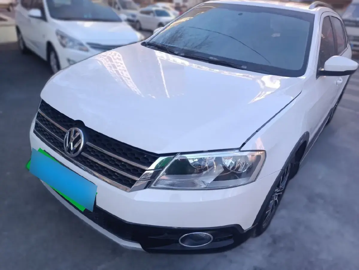 2014 Volkswagen Cross Lavida 1.6L 110HP L4 6AT