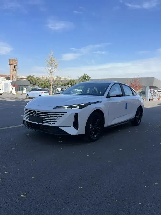 2023 ChangAn Lamore 1.5T 170HP L4 7DCT