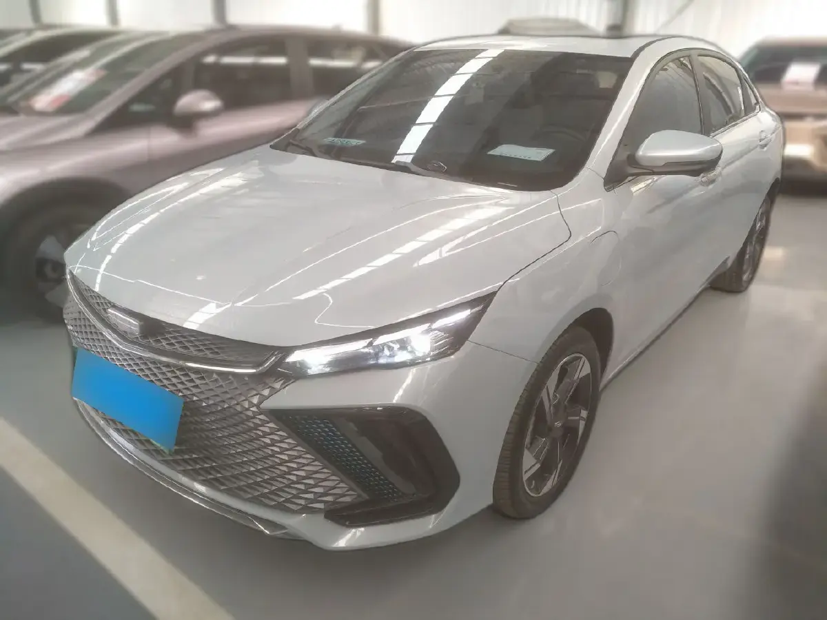 2022 Geely Emgrand L HiP 1.5T 181HP L4 3DHT PHEV 15.5KWH