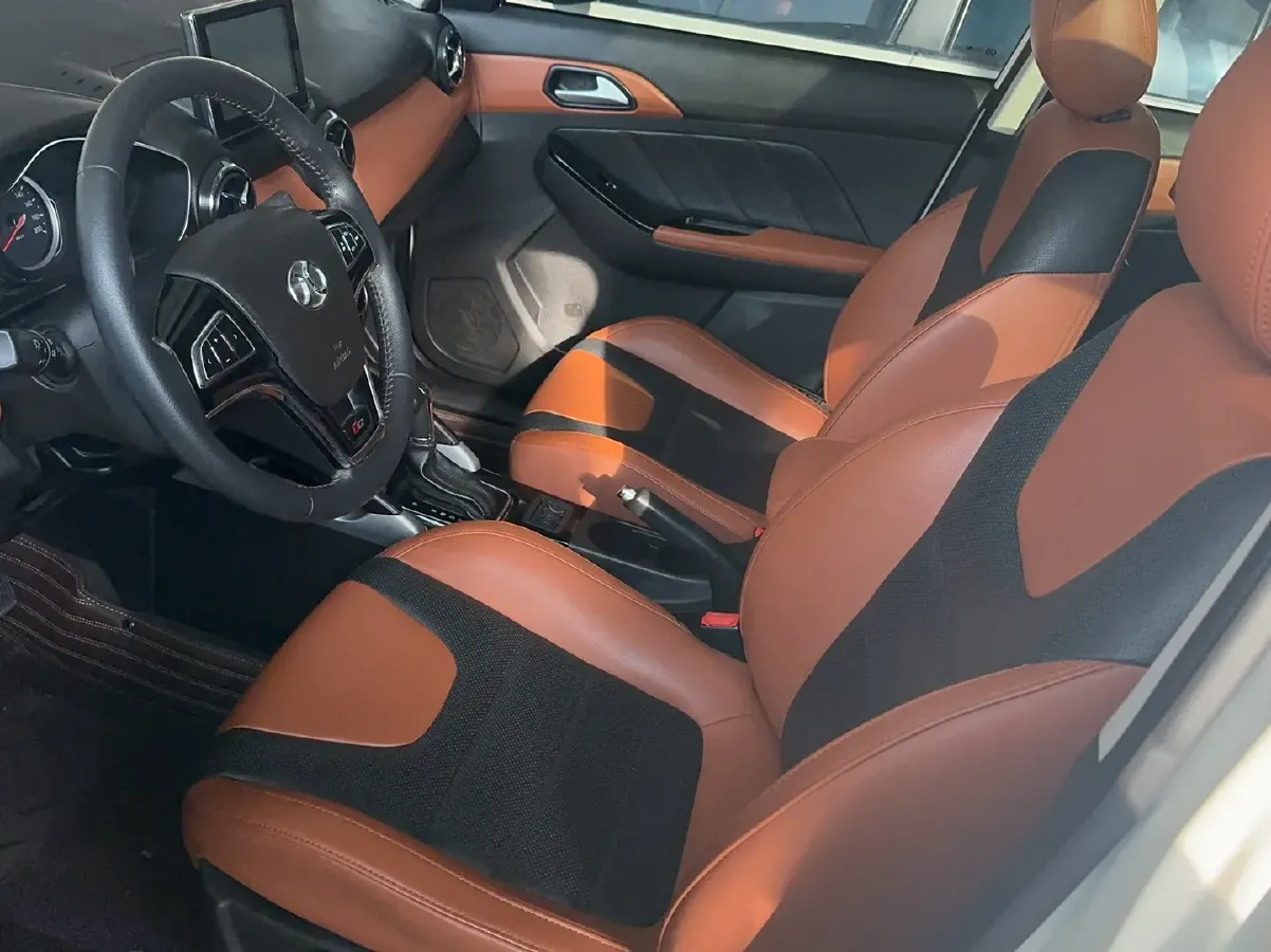 2016 BeiJing Auto Senova X35 1.5L 116HP L4 4AT,autocango,china used car exporter,china ev exporter,chinese used car exporter,chinese used ev exporter