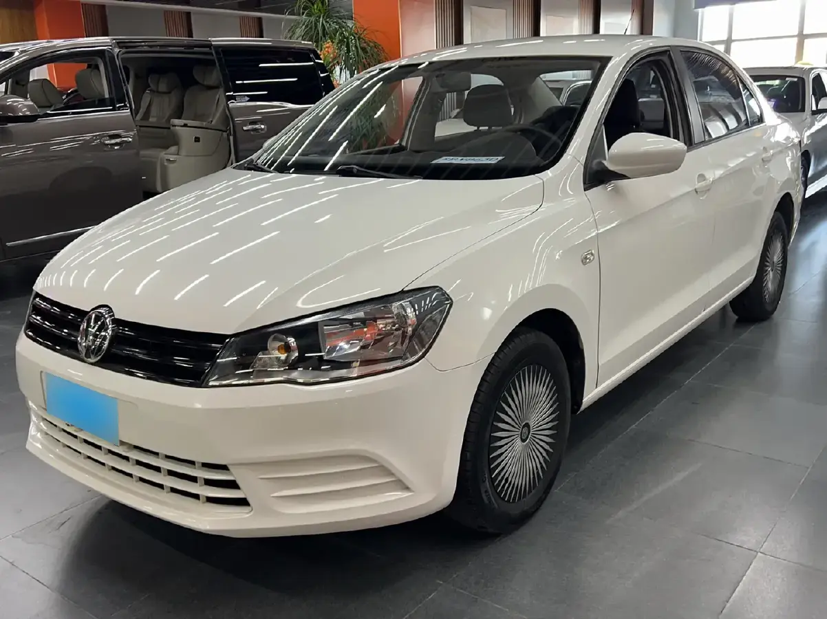 2013 Volkswagen Jetta 1.6L 110HP L4 5MT
