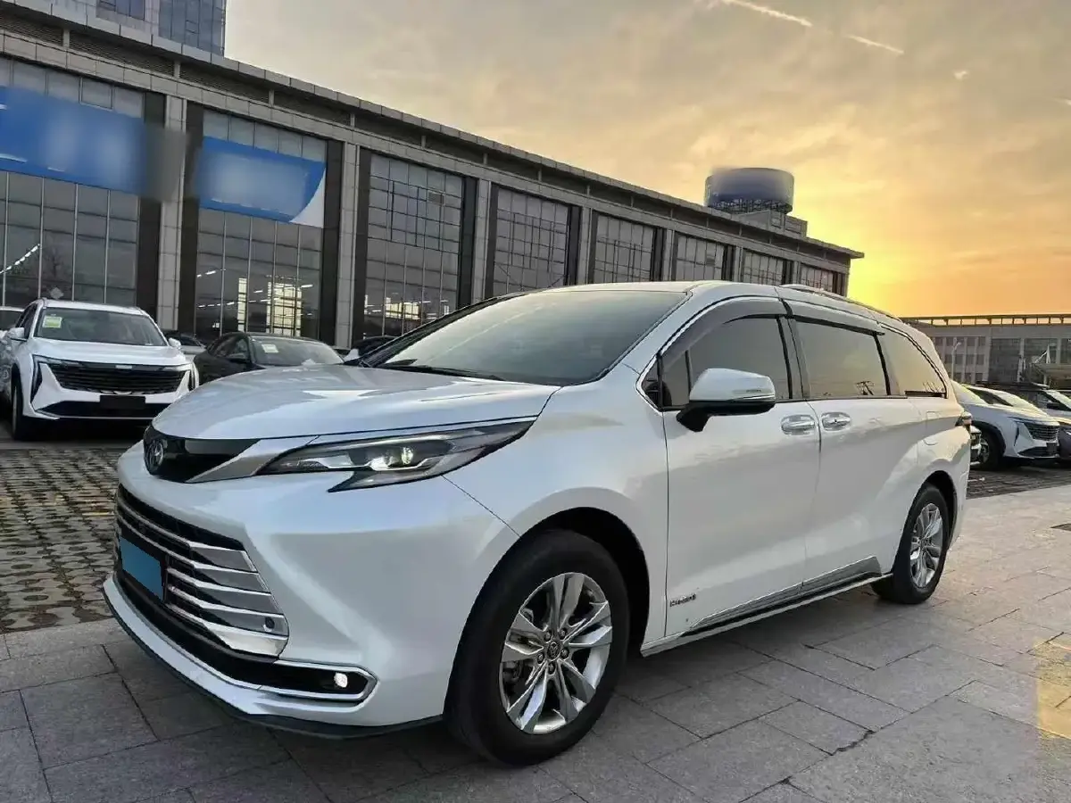 2021 Toyota Sienna 2.5L 192HP L4 E-CVT Hybrid