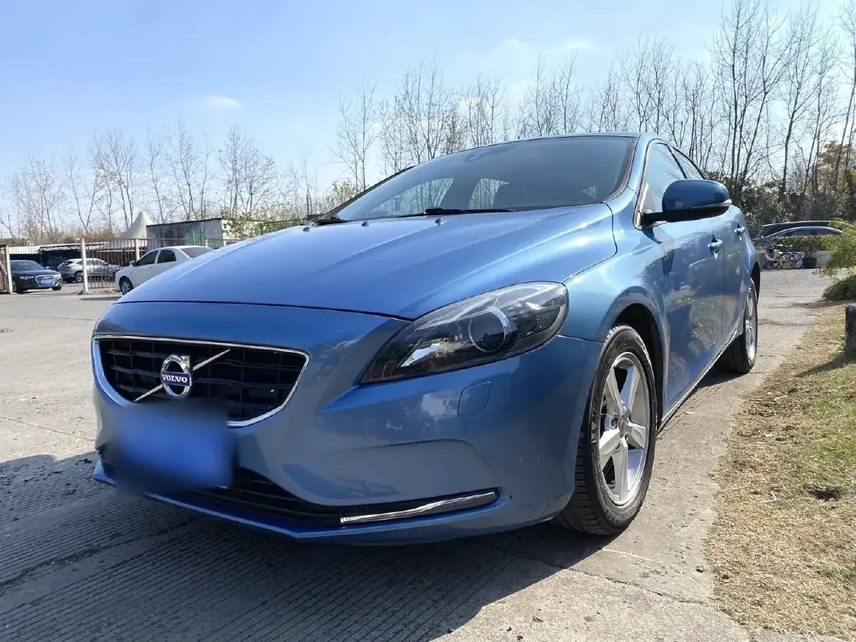 2016 Volvo V40 1.5T 152HP L4 6AT
