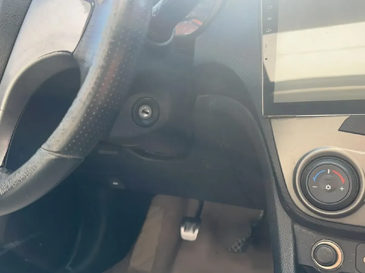 2015 HaiMa Family 1.6L 125HP L4 6MT,autocango,china used car exporter,china ev exporter,chinese used car exporter,chinese used ev exporter