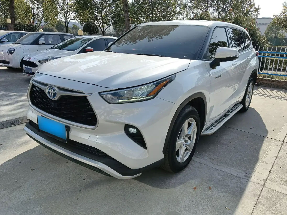 2022 Toyota Highlander 2.5L 192HP L4 E-CVT Hybrid